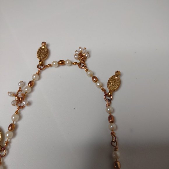 Pretty Gold Tone And White Bead Necklace Adjustable 14 To 16 Inches Long - Picture 12 of 12